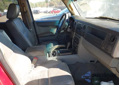 2006 Jeep Commander из США, поврежденный, VIN 1J8HG48K86C191825